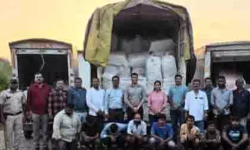 Mumbai: गुटखा रैकेट का खुलासा, 1.14 करोड़ का माल जब्त Mumbai: गुटखा रैकेट का खुलासा, 1.14 करोड़ का माल जब्त