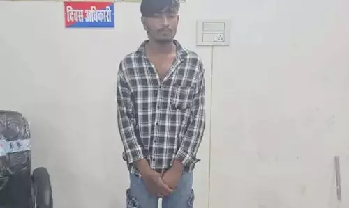 बाइक सवार लुटेरों ने दो युवकों से चाकू दिखाकर 9 हजार रुपए लूटे बाइक सवार लुटेरों ने दो युवकों से चाकू दिखाकर 9 हजार रुपए लूटे