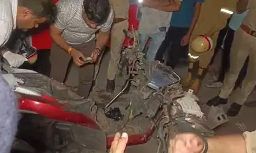 विस्फोट: 10 से 12 लोग घायल, पुलिस जांच में जुटी