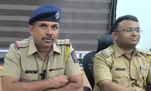 बेटे ने मां की गला घोंटकर की हत्या, थाने में किया आत्मसमर्पण बेटे ने मां की गला घोंटकर की हत्या, थाने में किया आत्मसमर्पण