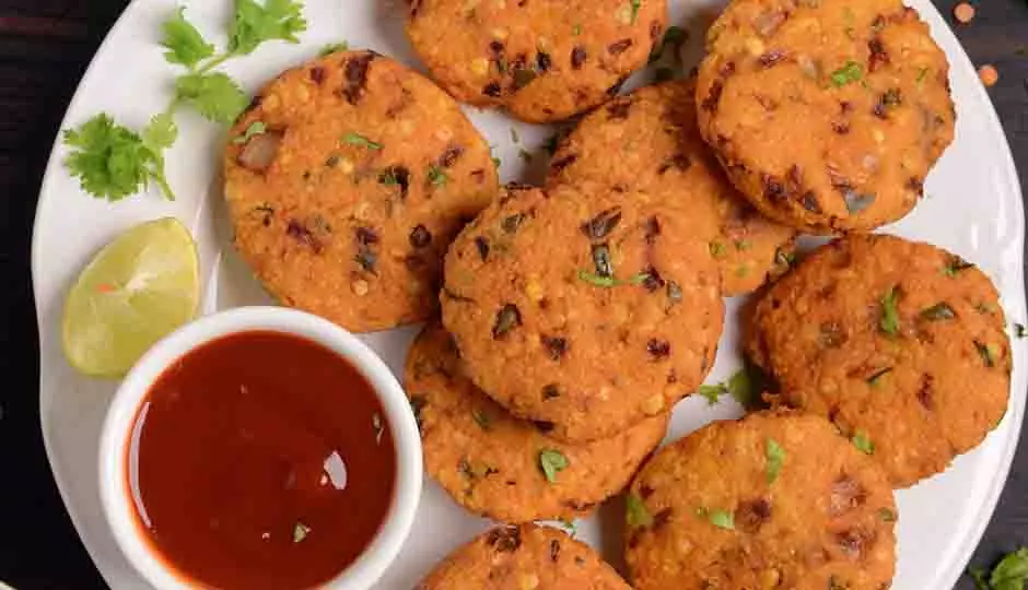 Masoor Dal Vada: सभी सदस्यों को पसंद आएगी यह स्वादिष्ट डिश Masoor Dal Vada: सभी सदस्यों को पसंद आएगी यह स्वादिष्ट डिश