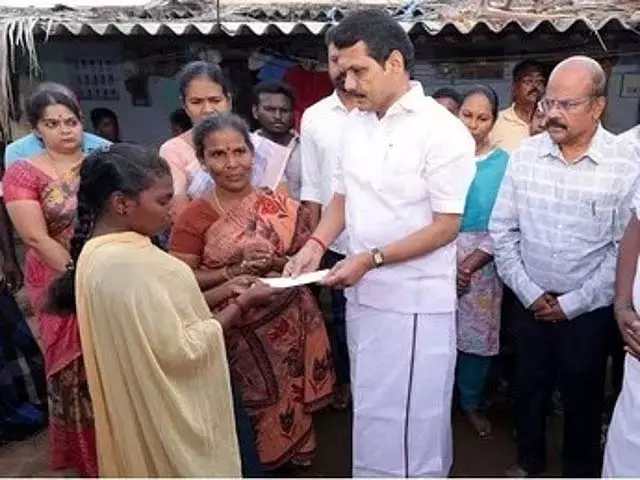 Tamil Nadu : सरकार ने करूर भगदड़ में घायल 23 लोगों को राहत राशि प्रदान की Tamil Nadu : सरकार ने करूर भगदड़ में घायल 23 लोगों को राहत राशि प्रदान की