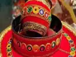 Karwa Chauth 2025: करवा चौथ पर क्यों किया जाता है मिट्टी के बर्तन का इस्तेमाल धार्मिक महत्व Karwa Chauth 2025: करवा चौथ पर क्यों किया जाता है मिट्टी के बर्तन का इस्तेमाल धार्मिक महत्व