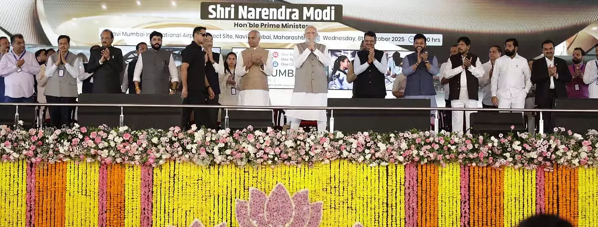नवी मुंबई हवाई अड्डे के उद्घाटन पर DB पाटिल द्वारा नामकरण की घोषणा न होने से ग्रामीण निराश नवी मुंबई हवाई अड्डे के उद्घाटन पर DB पाटिल द्वारा नामकरण की घोषणा न होने से ग्रामीण निराश