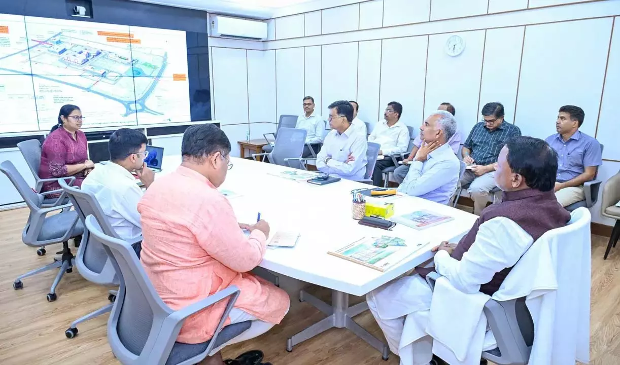 Odisha: मुख्यमंत्री ने समलेश्वरी मंदिर में विकास कार्यों का जायजा लिया Odisha: मुख्यमंत्री ने समलेश्वरी मंदिर में विकास कार्यों का जायजा लिया