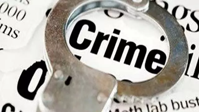 Delhi : महिला ने सोते हुए पति पर उबलता तेल और मिर्च पाउडर फेंका Delhi : महिला ने सोते हुए पति पर उबलता तेल और मिर्च पाउडर फेंका