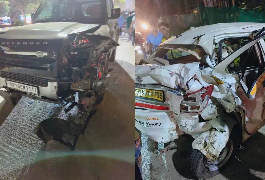 रफ्तार का कहर: डिफेंडर गाड़ी ने मचाया तांडव, 5 कारों और एक बाइक को मारी टक्कर, चालक हिरासत में रफ्तार का कहर: डिफेंडर गाड़ी ने मचाया तांडव, 5 कारों और एक बाइक को मारी टक्कर, चालक हिरासत में