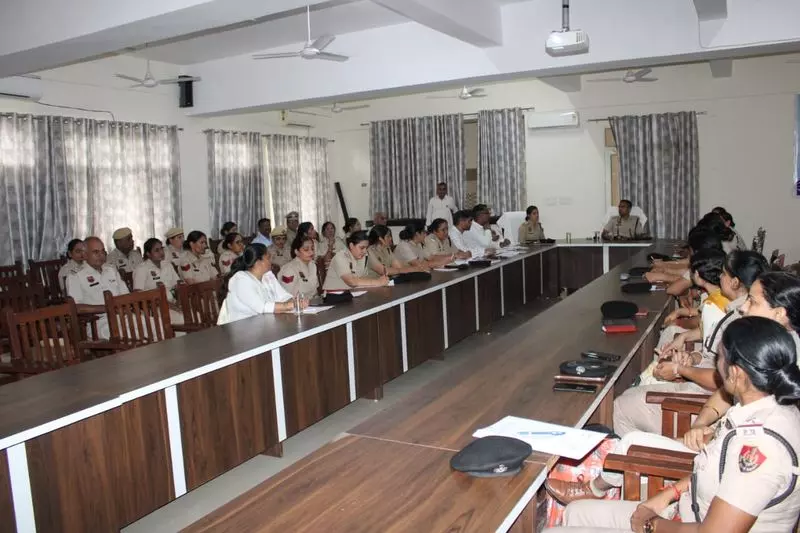 Haryana : फतेहाबाद पुलिस ने महिला सुरक्षा के लिए त्वरित कार्रवाई और मजबूत समर्थन का संकल्प लिया Haryana : फतेहाबाद पुलिस ने महिला सुरक्षा के लिए त्वरित कार्रवाई और मजबूत समर्थन का संकल्प लिया