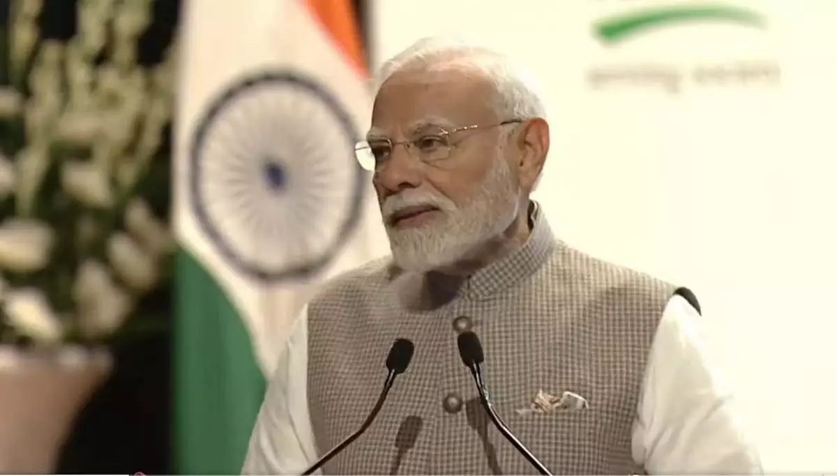 PM Modi का मुंबई में दूसरा दिन: ब्रिटेन के प्रधानमंत्री कीर स्टारर के साथ द्विपक्षीय वार्ता PM Modi का मुंबई में दूसरा दिन: ब्रिटेन के प्रधानमंत्री कीर स्टारर के साथ द्विपक्षीय वार्ता