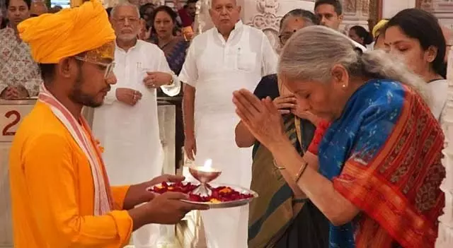 UP : निर्मला सीतारमण ने अयोध्या राम मंदिर में पूजा की UP : निर्मला सीतारमण ने अयोध्या राम मंदिर में पूजा की