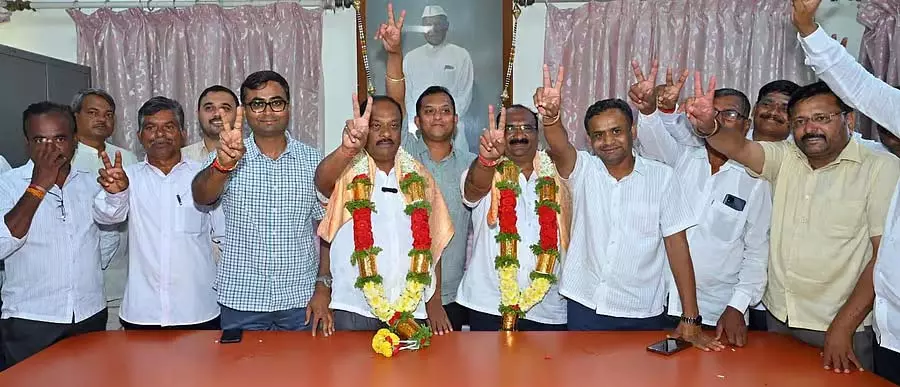 हुक्केरी विद्युत सहकारी समिति: महावीर नीलाजगी निर्विरोध अध्यक्ष चुने गए हुक्केरी विद्युत सहकारी समिति: महावीर नीलाजगी निर्विरोध अध्यक्ष चुने गए