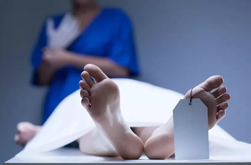 Alipurduar: महिला की लाश मिलने से हड़कंप, पति मौके से फरार Alipurduar: महिला की लाश मिलने से हड़कंप, पति मौके से फरार