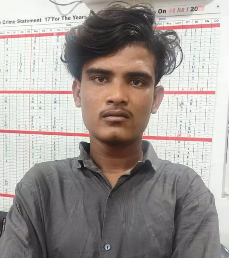 पेट्रोल पंप कर्मचारी पर चाकू से हमला: तीन गिरफ्तार पेट्रोल पंप कर्मचारी पर चाकू से हमला: तीन गिरफ्तार