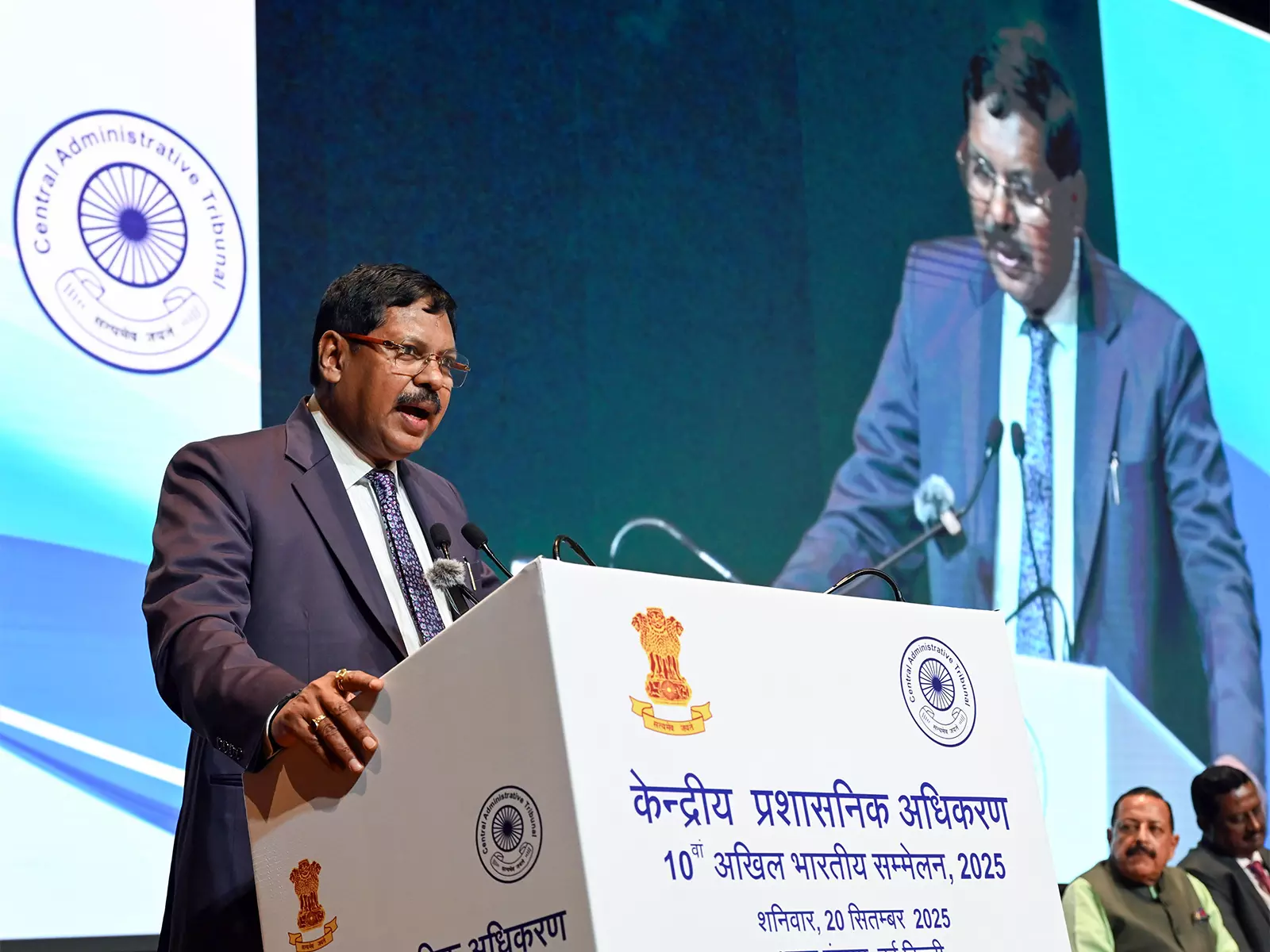 CJI गवई बोले, जूता फेंकने की घटना अब भुला अध्याय CJI गवई बोले, जूता फेंकने की घटना अब भुला अध्याय