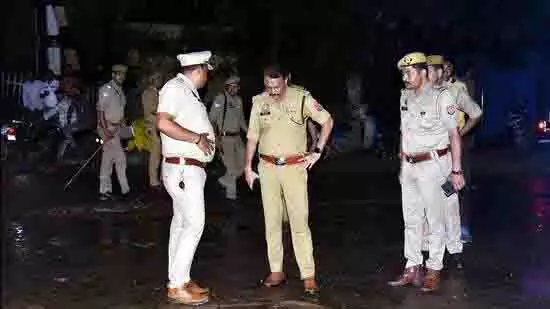 Ghaziabad: व्यक्ति की गोली मारकर हत्या, दूसरी पत्नी संदिग्ध Ghaziabad: व्यक्ति की गोली मारकर हत्या, दूसरी पत्नी संदिग्ध
