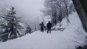 Uttarkashi: बर्फबारी के बाद पार्क ने बंद किया ट्रैकिंग रूट Uttarkashi: बर्फबारी के बाद पार्क ने बंद किया ट्रैकिंग रूट