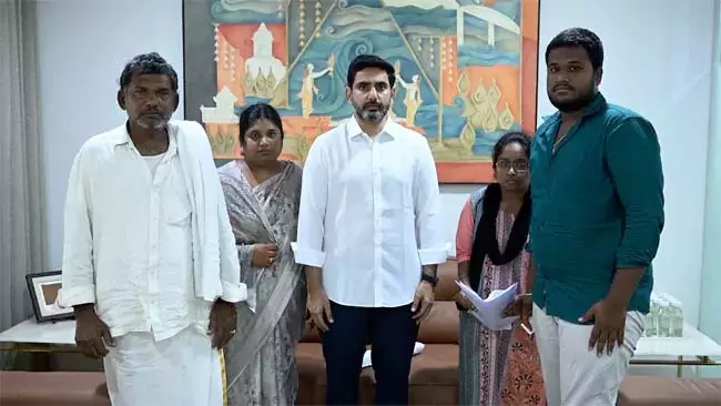 मैं पार्टी कार्यकर्ताओं का समर्थन करूंगा चाहे उन्हें कितनी भी मुश्किलों का सामना करना पड़े: Nara Lokesh मैं पार्टी कार्यकर्ताओं का समर्थन करूंगा चाहे उन्हें कितनी भी मुश्किलों का सामना करना पड़े: Nara Lokesh