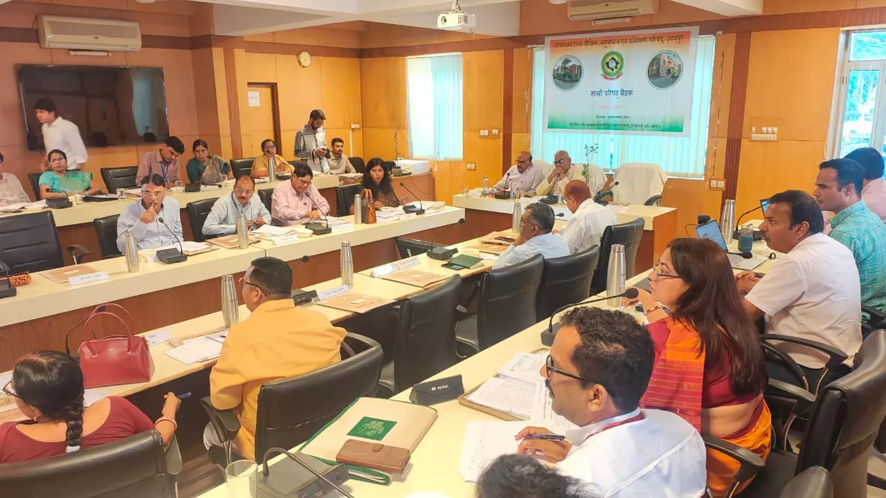 Jaipur: पाठ्य सामग्री भारतीय संस्कृति अनुरूप तैयार करने पर दिया जोर Jaipur: पाठ्य सामग्री भारतीय संस्कृति अनुरूप तैयार करने पर दिया जोर