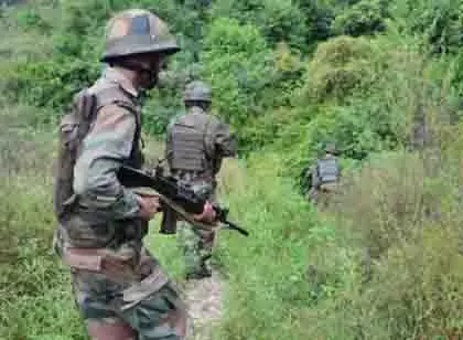 J&K के कोकेरनाग में एक लापता सैनिक का शव बरामद, दूसरे की तलाश जारी J&K के कोकेरनाग में एक लापता सैनिक का शव बरामद, दूसरे की तलाश जारी