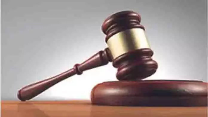 HC ने यातना-सह-आत्महत्या मामले में एसआईटी प्रमुख, SDPO की उपस्थिति मांगी HC ने यातना-सह-आत्महत्या मामले में एसआईटी प्रमुख, SDPO की उपस्थिति मांगी