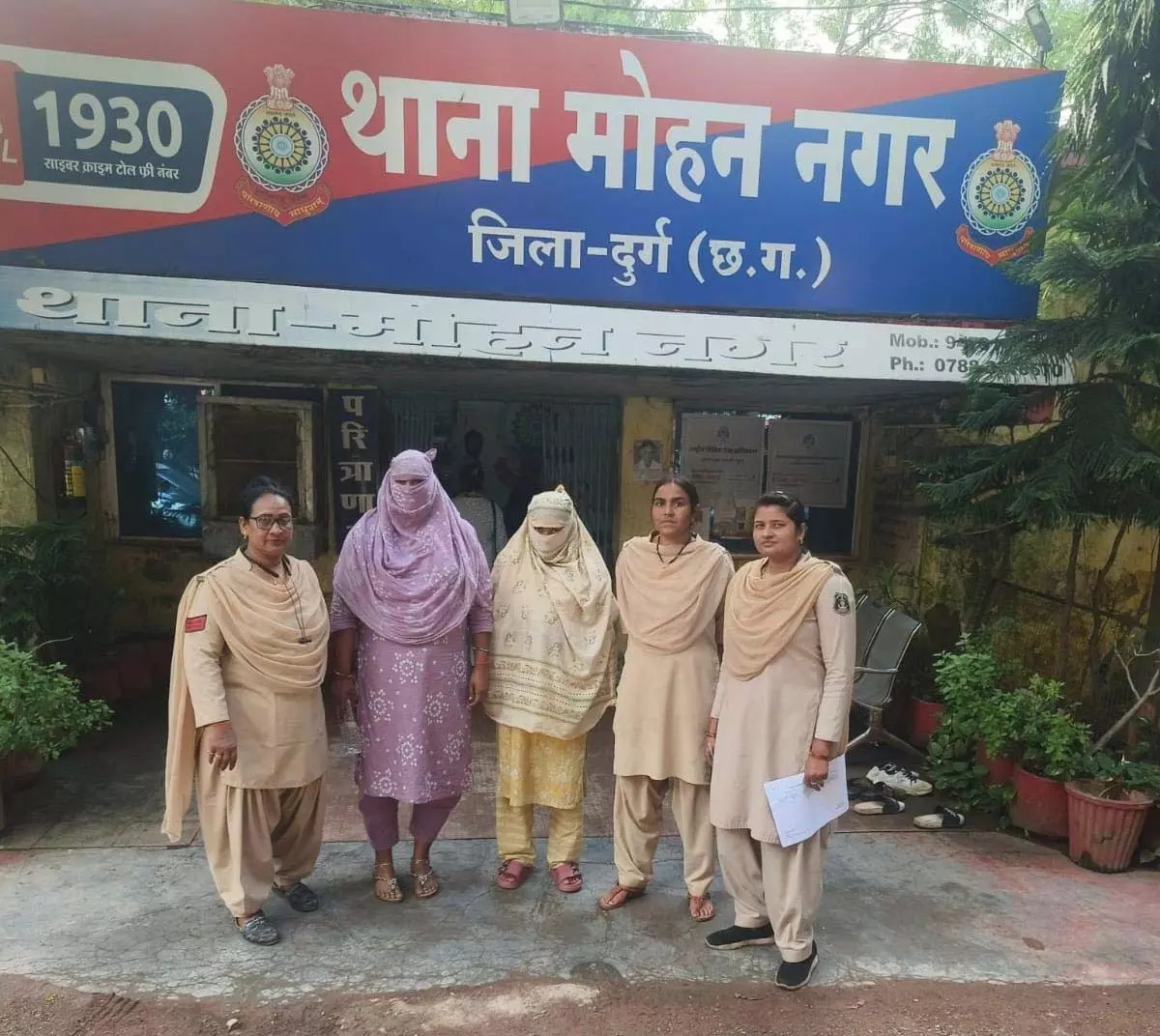 CG BREAKING: हाईप्रोफाइल सेक्स रैकेट का बड़ा खुलासा, 2 महिलाएं गिरफ्तार CG BREAKING: हाईप्रोफाइल सेक्स रैकेट का बड़ा खुलासा, 2 महिलाएं गिरफ्तार
