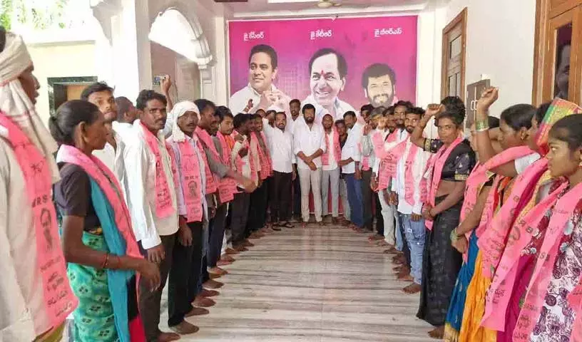 वाग्धारी और माधापुर के ग्रामीण बड़ी संख्या में BRS में शामिल हुए वाग्धारी और माधापुर के ग्रामीण बड़ी संख्या में BRS में शामिल हुए