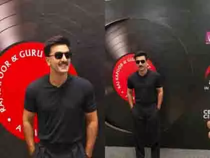 Ranbir Kapoor ने बॉलीवुड के दिग्गजों को दी भावभीनी श्रद्धांजलि Ranbir Kapoor ने बॉलीवुड के दिग्गजों को दी भावभीनी श्रद्धांजलि