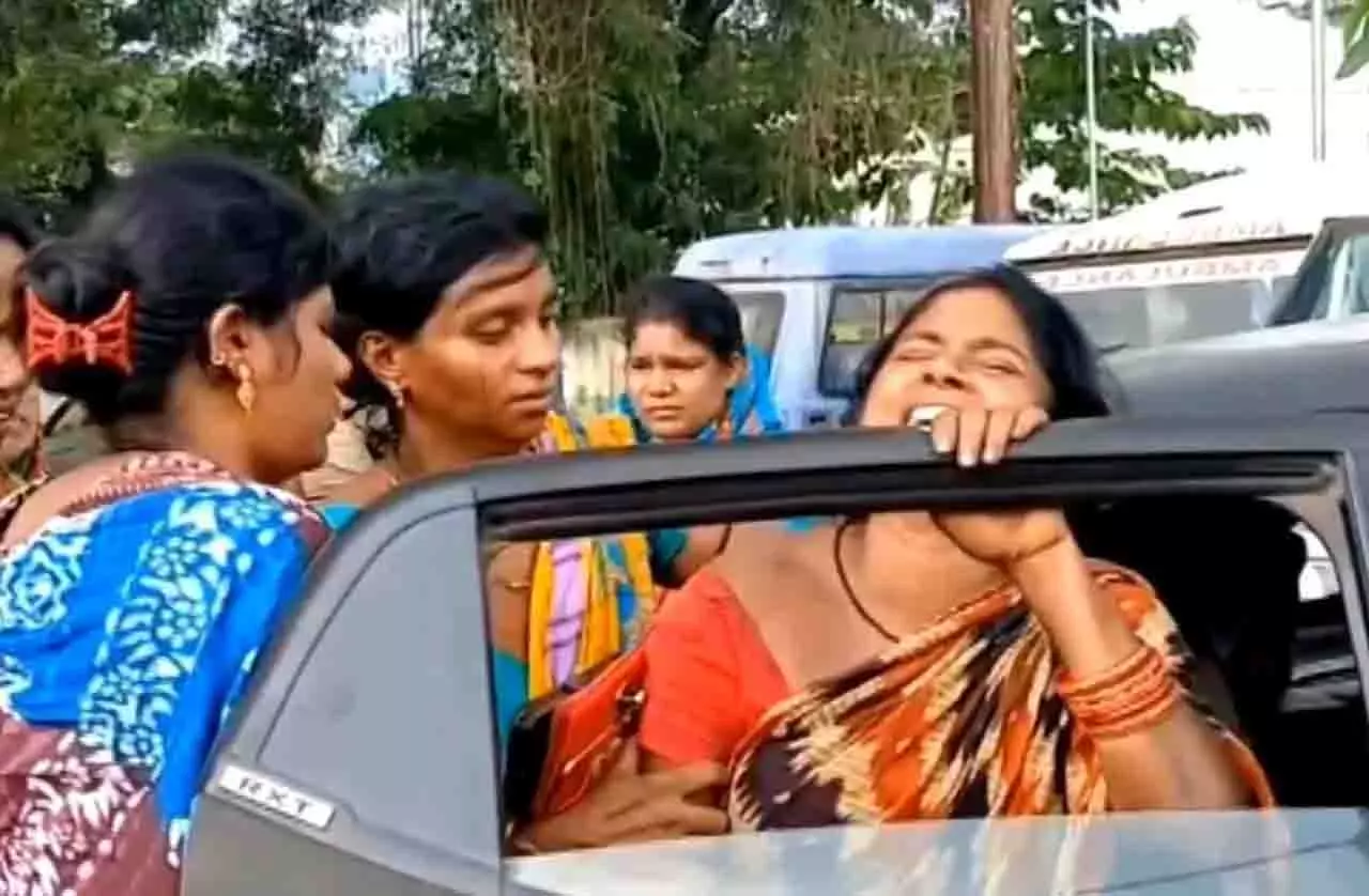 Keonjhar: जमीन विवाद में बड़े भाई और भतीजे ने की व्यक्ति की हत्या Keonjhar: जमीन विवाद में बड़े भाई और भतीजे ने की व्यक्ति की हत्या