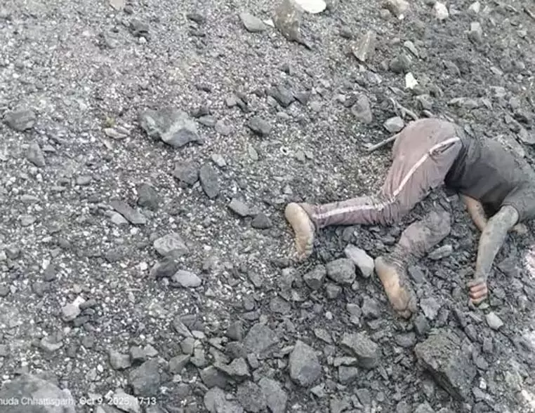 कोयला खदान में सड़क हादसा, ट्रांसपोर्ट चालक की मौत कोयला खदान में सड़क हादसा, ट्रांसपोर्ट चालक की मौत