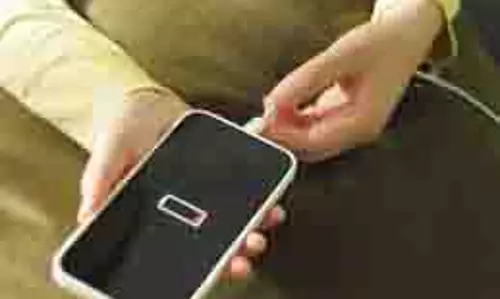 Technology: iPhone की बैटरी जल्दी डिस्चार्ज हो रही है, इन सेटिंग्स को इनेबल करें Technology: iPhone की बैटरी जल्दी डिस्चार्ज हो रही है, इन सेटिंग्स को इनेबल करें