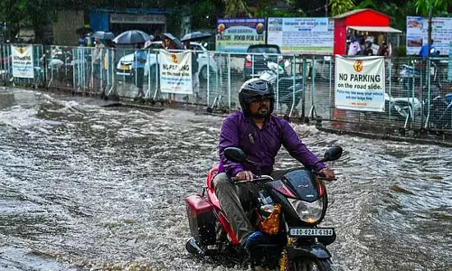 अगले 6 दिनों तक उत्तर और दक्षिण Tamil Nadu में भारी बारिश की संभावना अगले 6 दिनों तक उत्तर और दक्षिण Tamil Nadu में भारी बारिश की संभावना