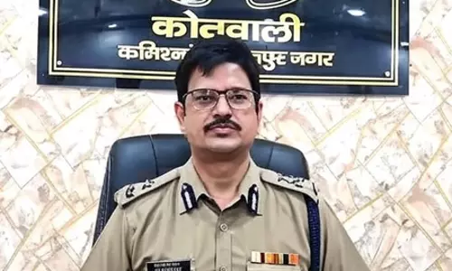 अवैध पटाखों की वजह से हुआ स्कूटी में धमाका, कई हिरासत में अवैध पटाखों की वजह से हुआ स्कूटी में धमाका, कई हिरासत में