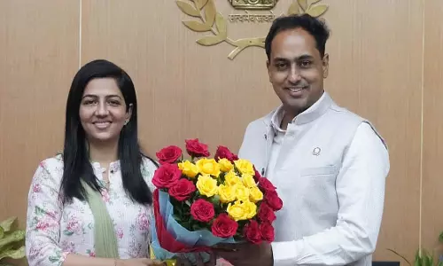 Maharashtra : आयुष प्रसाद ने नासिक कलेक्टर का पदभार संभाला Maharashtra : आयुष प्रसाद ने नासिक कलेक्टर का पदभार संभाला
