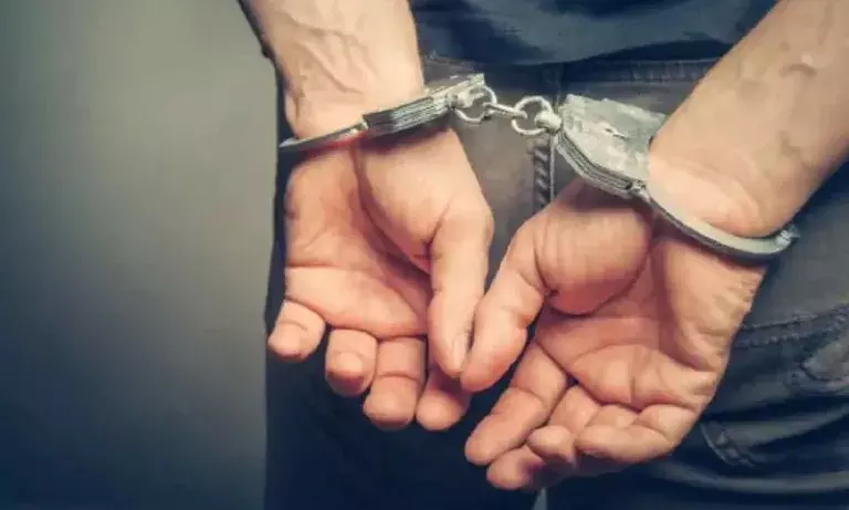 Mizoram: हाईवे सुरक्षा में सेंध की कोशिश, साजिश रचने वाले गिरोह का भंडाफोड़ Mizoram: हाईवे सुरक्षा में सेंध की कोशिश, साजिश रचने वाले गिरोह का भंडाफोड़