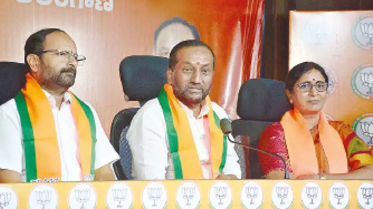 Telangana: भाजपा सांसद ने एआईएमआईएम के पीछे राजनीतिक मिलीभगत का आरोप लगाया Telangana: भाजपा सांसद ने एआईएमआईएम के पीछे राजनीतिक मिलीभगत का आरोप लगाया