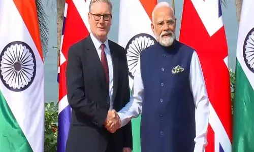 प्रधानमंत्री मोदी ने मुंबई में ब्रिटिश पीएम कीर स्टारमर से मुलाकात की