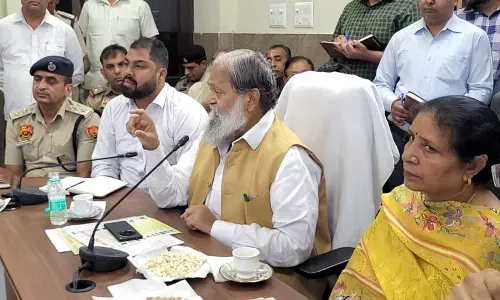 Haryana : स्वदेशी सामान बेचने वाले व्यापारियों को स्वदेशी बोर्ड लगाना होगा अनिल विज Haryana : स्वदेशी सामान बेचने वाले व्यापारियों को स्वदेशी बोर्ड लगाना होगा अनिल विज