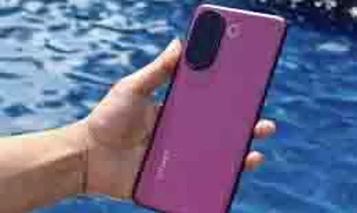 Vivo :सस्ते में लॉन्च किया 200MP कैमरा वाला धांसू फोन, iPhone 17 जैसा है लुक Vivo :सस्ते में लॉन्च किया 200MP कैमरा वाला धांसू फोन, iPhone 17 जैसा है लुक