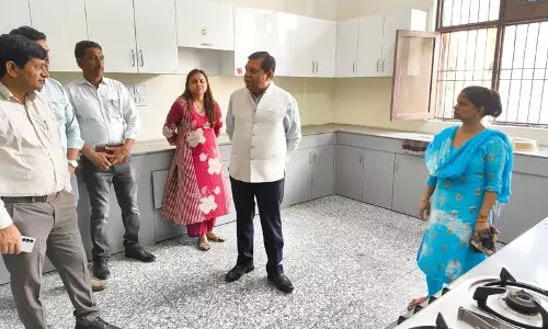 Haryana :  अधिकार पैनल प्रमुख ने रेवाड़ी में वृद्धाश्रम का निरीक्षण किया