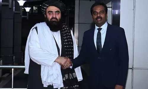 Afghan विदेश मंत्री मुत्ताक़ी द्विपक्षीय और क्षेत्रीय वार्ता बढ़ाने के लिए भारत आए Afghan विदेश मंत्री मुत्ताक़ी द्विपक्षीय और क्षेत्रीय वार्ता बढ़ाने के लिए भारत आए