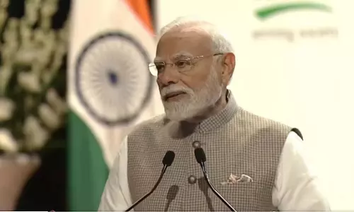 PM Modi का मुंबई में दूसरा दिन: ब्रिटेन के प्रधानमंत्री कीर स्टारर के साथ द्विपक्षीय वार्ता PM Modi का मुंबई में दूसरा दिन: ब्रिटेन के प्रधानमंत्री कीर स्टारर के साथ द्विपक्षीय वार्ता