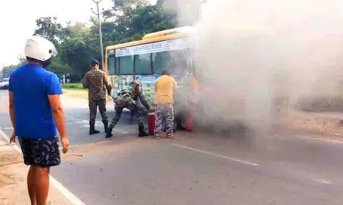 Secunderabad छावनी में स्कूल बस से धुआं निकला, छात्र सुरक्षित