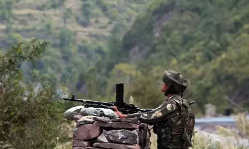 दक्षिण कश्मीर अभियान में 2 पैरा सैनिक लापता दक्षिण कश्मीर अभियान में 2 पैरा सैनिक लापता