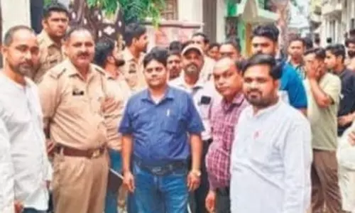 Bareilly: बकायेदारी में सख्ती, 41 कनेक्शन काटे और 22 पर कानूनी कार्रवाई Bareilly: बकायेदारी में सख्ती, 41 कनेक्शन काटे और 22 पर कानूनी कार्रवाई