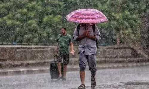 kerala: आँधी-तूफ़ान के साथ बारिश की संभावना; पाँच ज़िलों के लोगों को सतर्क किया kerala: आँधी-तूफ़ान के साथ बारिश की संभावना; पाँच ज़िलों के लोगों को सतर्क किया