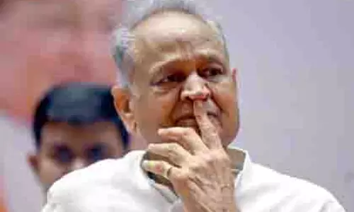 जल जीवन मिशन को लेकर अशोक गहलोत का BJP सरकार पर तीखा वार जल जीवन मिशन को लेकर अशोक गहलोत का BJP सरकार पर तीखा वार