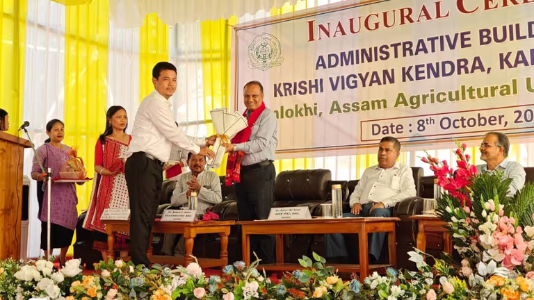 Assam : उत्साह और दृष्टिकोण के साथ केवीके कार्बी आंगलोंग के नए प्रशासनिक भवन का उद्घाटन Assam : उत्साह और दृष्टिकोण के साथ केवीके कार्बी आंगलोंग के नए प्रशासनिक भवन का उद्घाटन