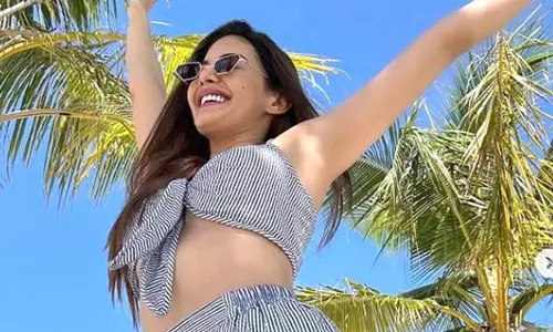 Amyra Dastur ने मालदीव की छुट्टियों के धूप भरे पल साझा किए