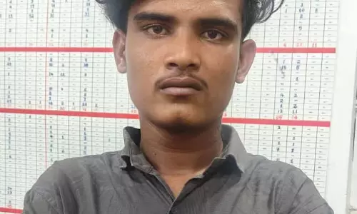 पेट्रोल पंप कर्मचारी पर चाकू से हमला: तीन गिरफ्तार