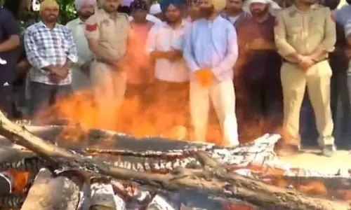 Chandigarh: पंजाबी गायक राजवीर जवंदा को नम आंखों से विदा किया गया
